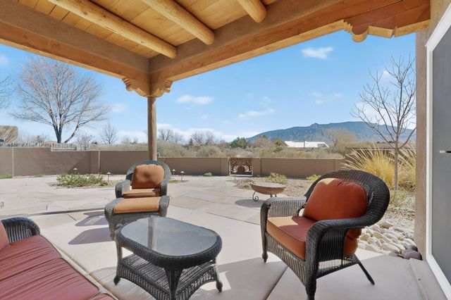 117 Doolittle Road, Corrales, NM 87048