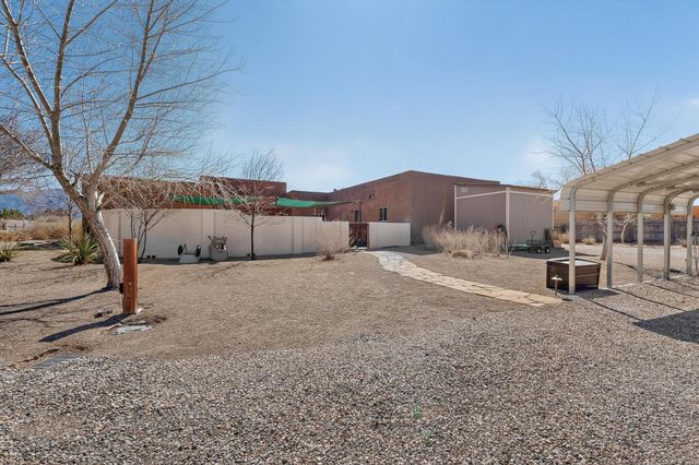 117 Doolittle Road, Corrales, NM 87048