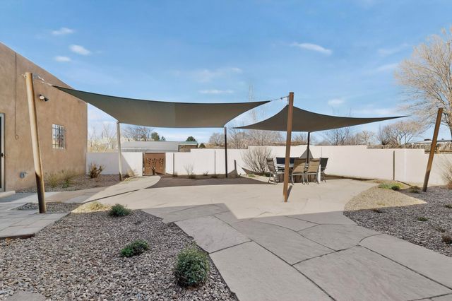 117 Doolittle Road, Corrales, NM 87048