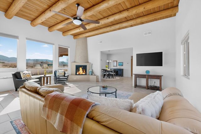 117 Doolittle Road, Corrales, NM 87048