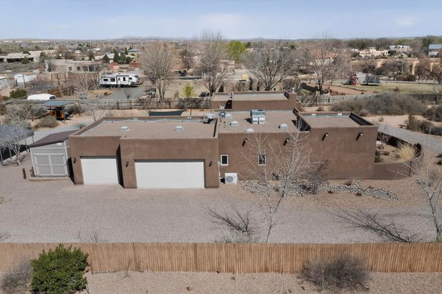 117 Doolittle Road, Corrales, NM 87048