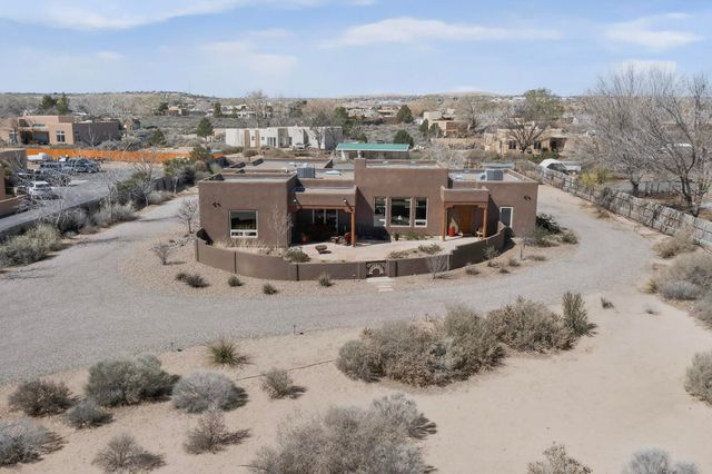 117 Doolittle Road, Corrales, NM 87048