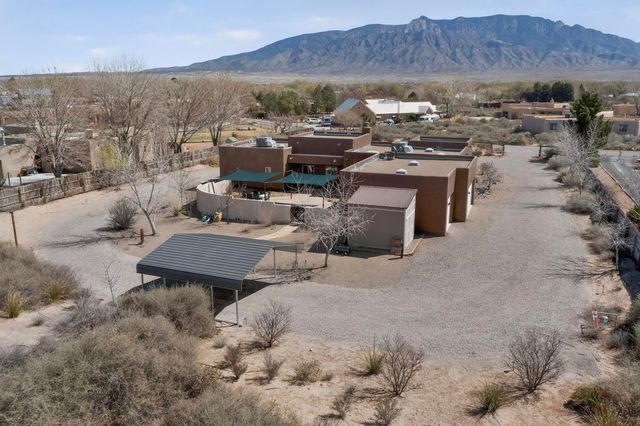 117 Doolittle Road, Corrales, NM 87048