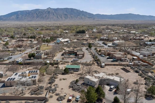 117 Doolittle Road, Corrales, NM 87048