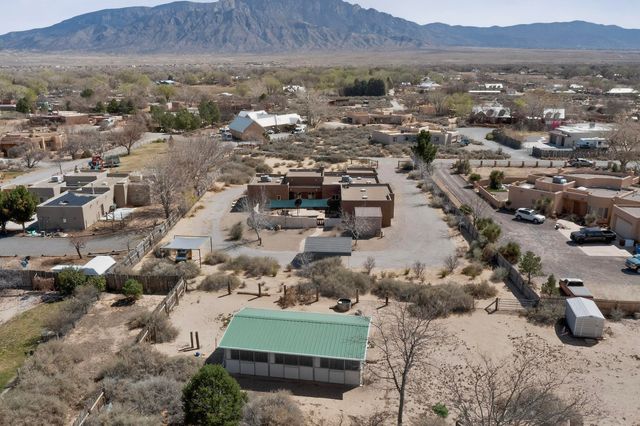 117 Doolittle Road, Corrales, NM 87048