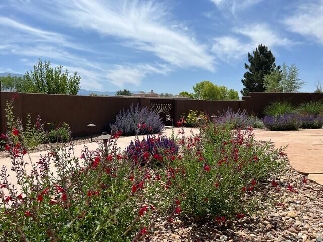 117 Doolittle Road, Corrales, NM 87048