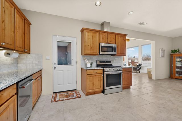 117 Doolittle Road, Corrales, NM 87048