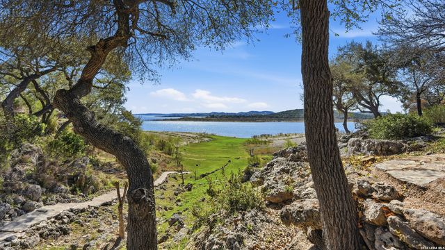 956 Lakebreeze Dr, Canyon Lake, TX 78133