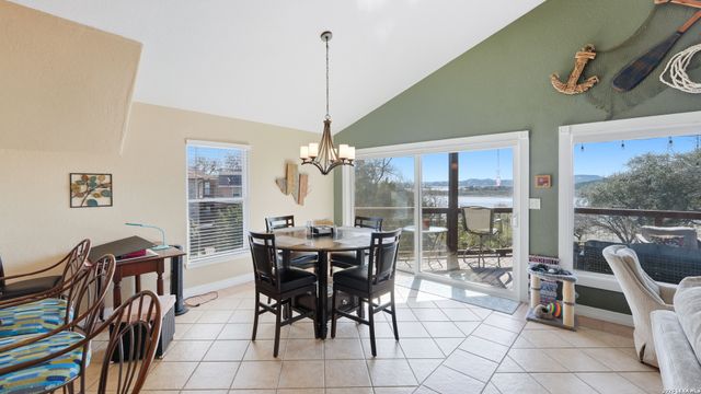 956 Lakebreeze Dr, Canyon Lake, TX 78133