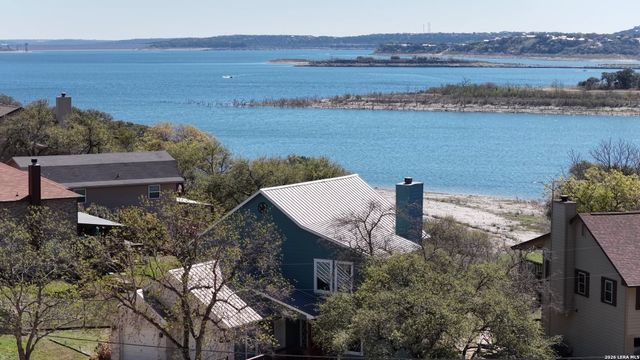 956 Lakebreeze Dr, Canyon Lake, TX 78133