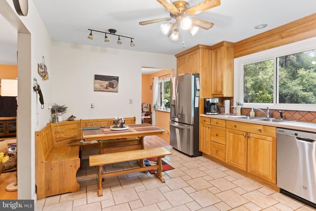 109 YELLOW BREECHES DR, Camp Hill, PA 17011