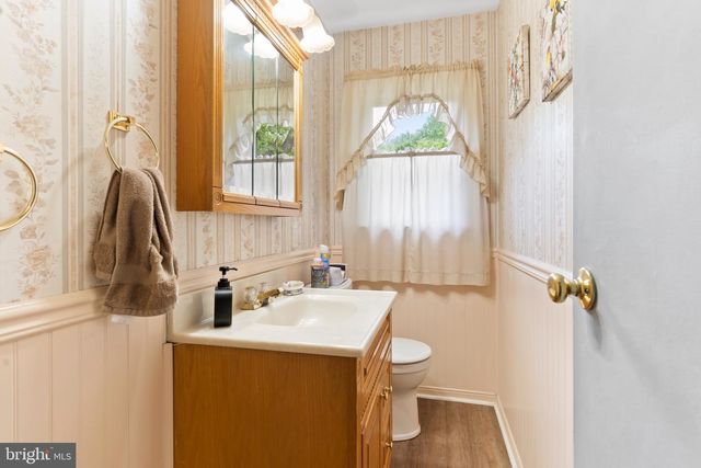 109 YELLOW BREECHES DR, Camp Hill, PA 17011