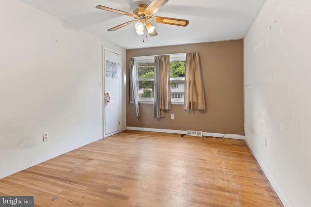 109 YELLOW BREECHES DR, Camp Hill, PA 17011