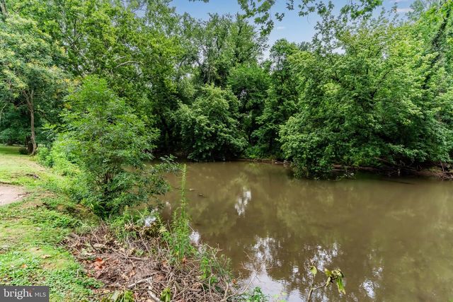 109 YELLOW BREECHES DR, Camp Hill, PA 17011