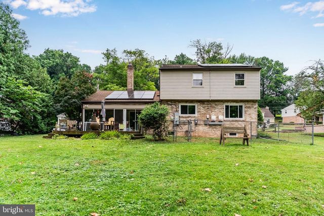 109 YELLOW BREECHES DR, Camp Hill, PA 17011