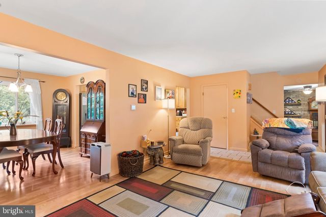 109 YELLOW BREECHES DR, Camp Hill, PA 17011