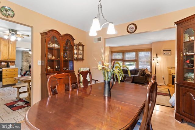 109 YELLOW BREECHES DR, Camp Hill, PA 17011