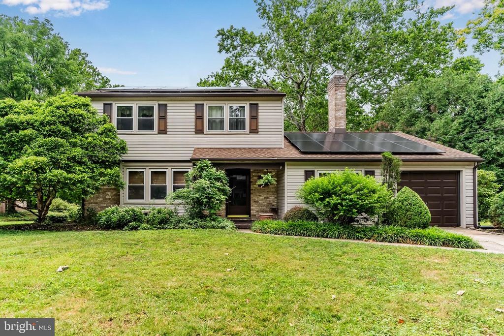109 YELLOW BREECHES DR, Camp Hill, PA 17011