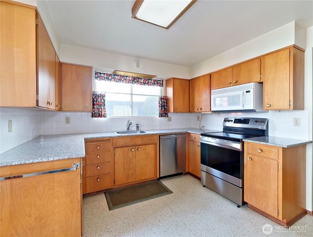 5538 S Norfolk Street, Seattle, WA 98118