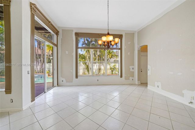 15989 SW 14th St, Pembroke Pines, FL 33027