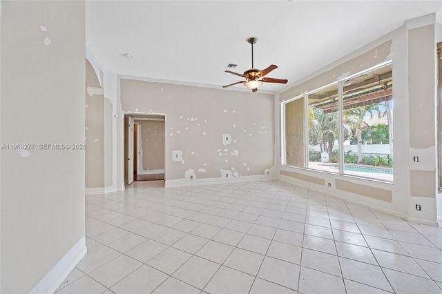 15989 SW 14th St, Pembroke Pines, FL 33027