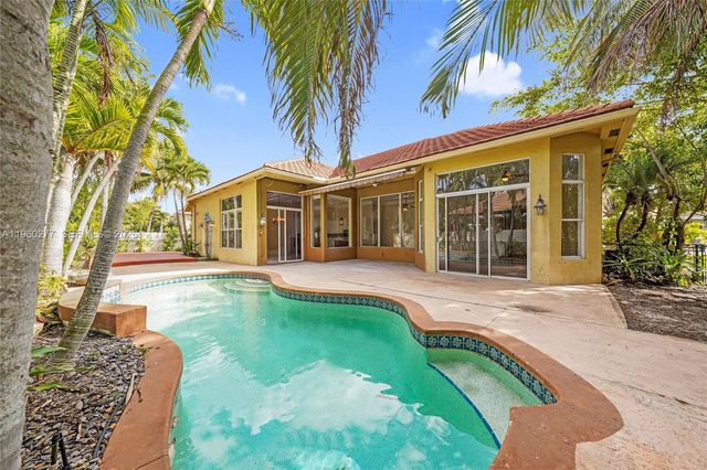 15989 SW 14th St, Pembroke Pines, FL 33027