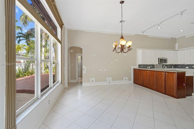 15989 SW 14th St, Pembroke Pines, FL 33027