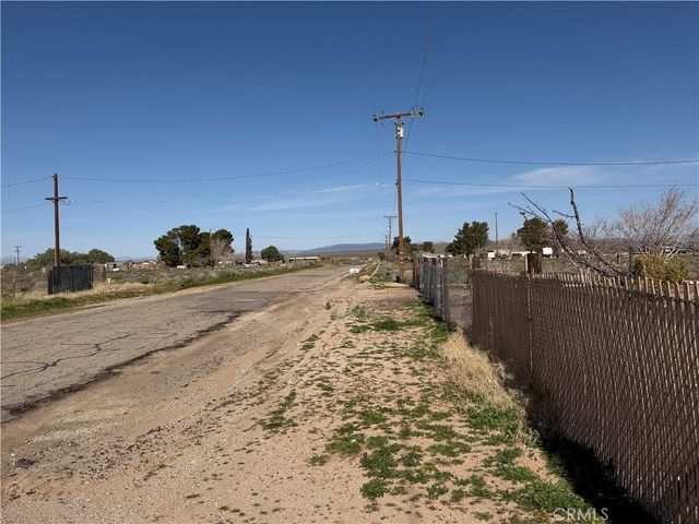 36633 Hidden River, Hinkley, CA 92347