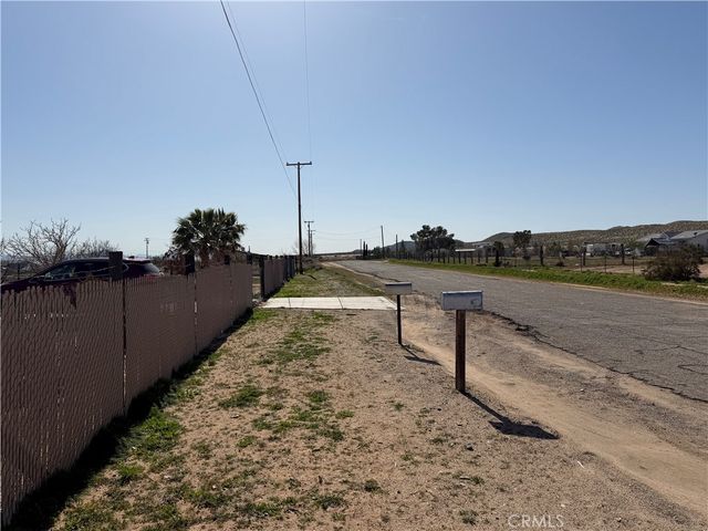 36633 Hidden River, Hinkley, CA 92347