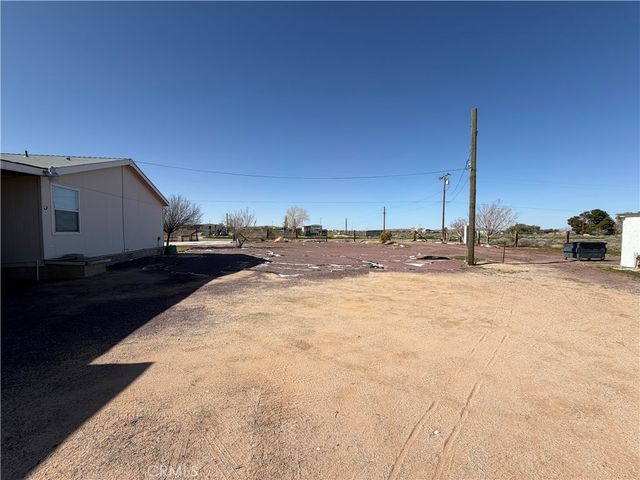 36633 Hidden River, Hinkley, CA 92347
