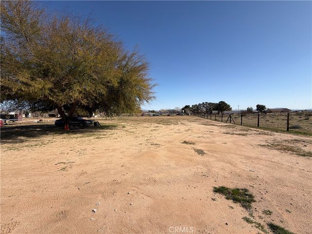36633 Hidden River, Hinkley, CA 92347