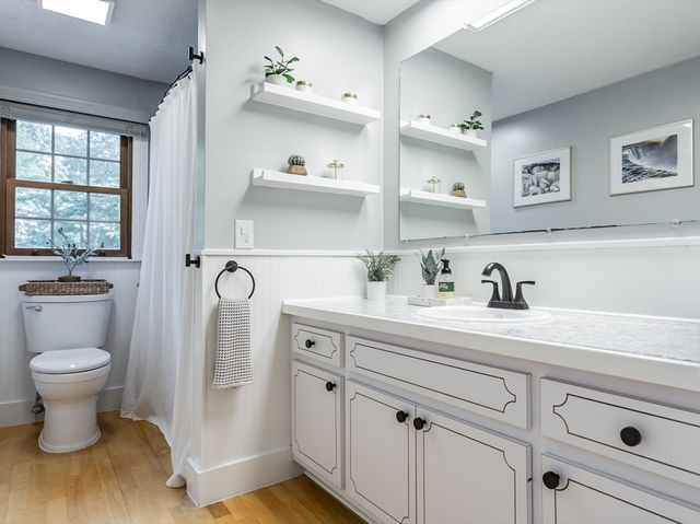 5 Crest Drive, Lakeville, MA 02347