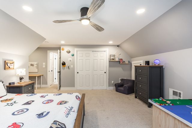 5 Crest Drive, Lakeville, MA 02347