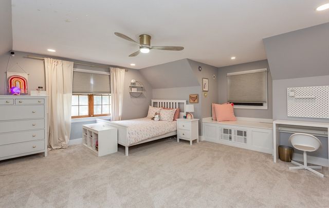 5 Crest Drive, Lakeville, MA 02347