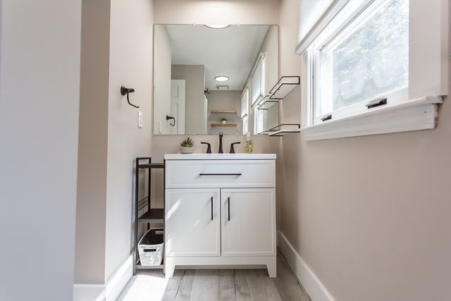 5 Crest Drive, Lakeville, MA 02347