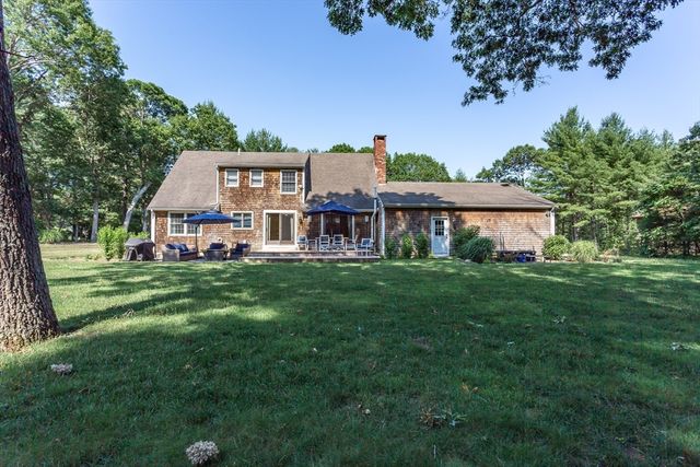 5 Crest Drive, Lakeville, MA 02347