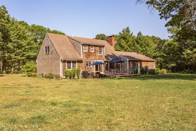 5 Crest Drive, Lakeville, MA 02347