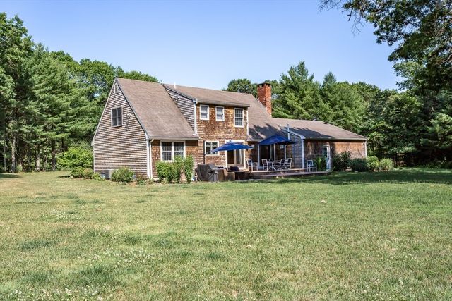 5 Crest Drive, Lakeville, MA 02347