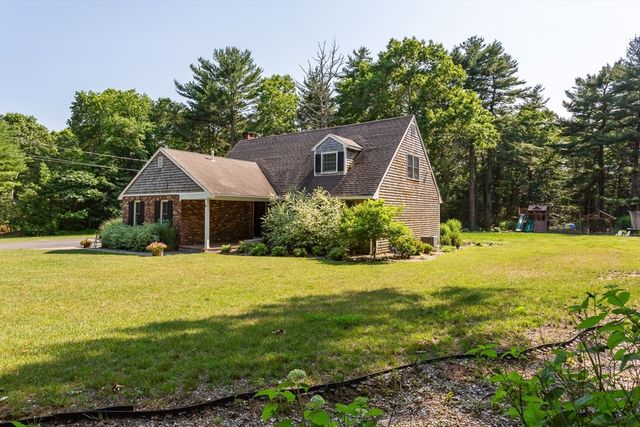 5 Crest Drive, Lakeville, MA 02347