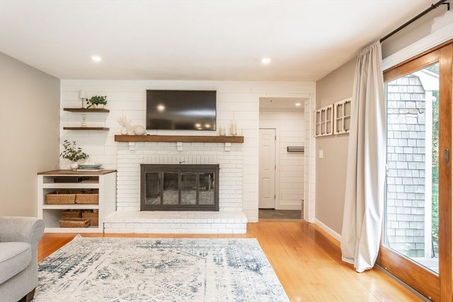 5 Crest Drive, Lakeville, MA 02347