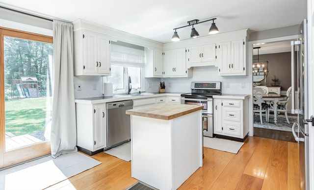 5 Crest Drive, Lakeville, MA 02347