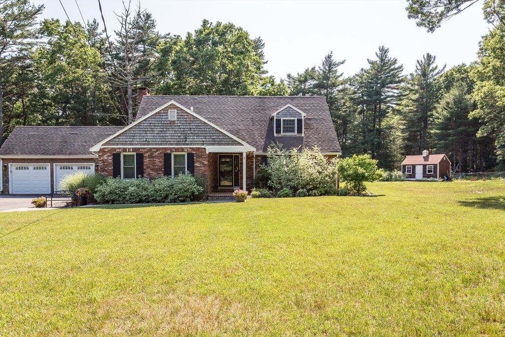 5 Crest Drive, Lakeville, MA 02347