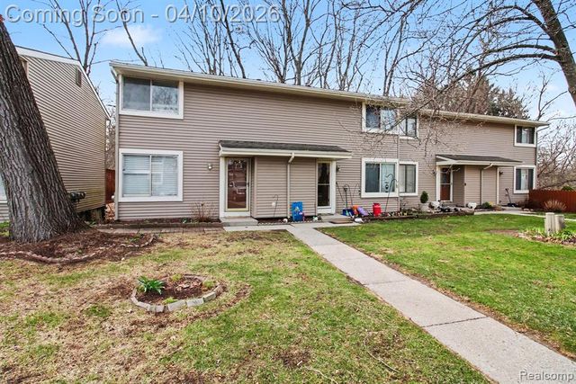 616 Rickett Road 118, Brighton, MI 48116