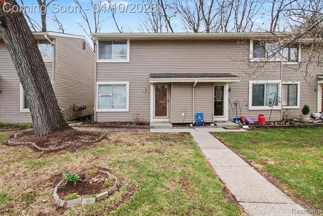 616 Rickett Road 118, Brighton, MI 48116