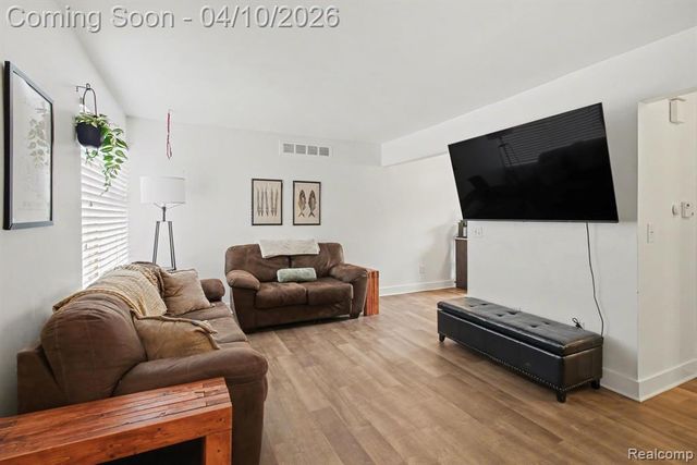 616 Rickett Road 118, Brighton, MI 48116