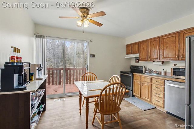 616 Rickett Road 118, Brighton, MI 48116