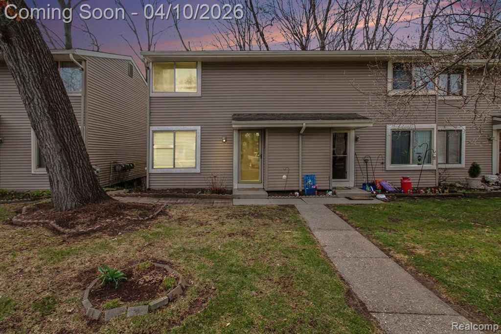 616 Rickett Road 118, Brighton, MI 48116