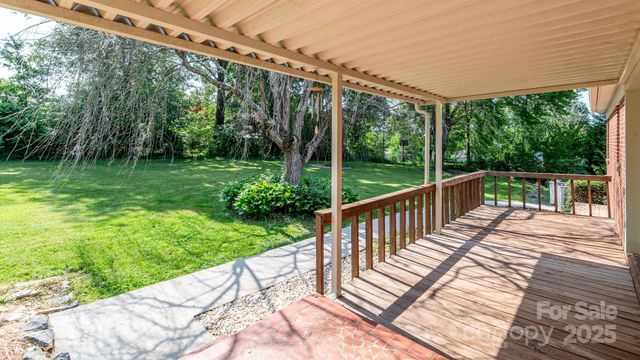 616 26th Street NW, Hickory, NC 28601
