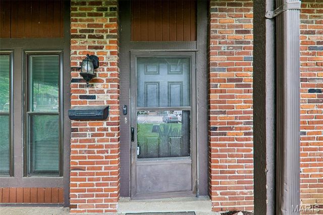1031 Tavistock Circle, St Louis, MO 63129