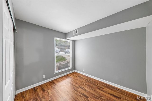 1031 Tavistock Circle, St Louis, MO 63129